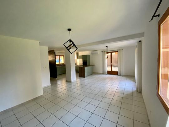 Location Maison 5 pièces 100m² - Photo 1