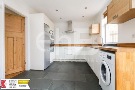 3 bedroom semi-detached house to rent - Photo 4