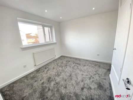 2 bedroom end of terrace house to rent - Photo 3