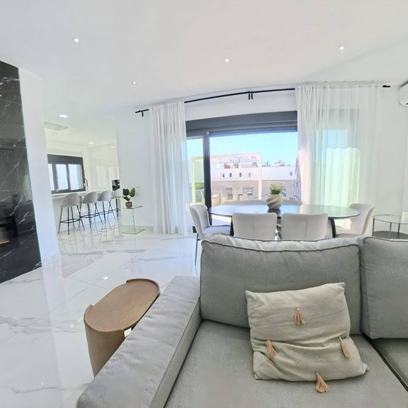 4 room luxury Detached House for rent in Zubia, Spain - Foto 1