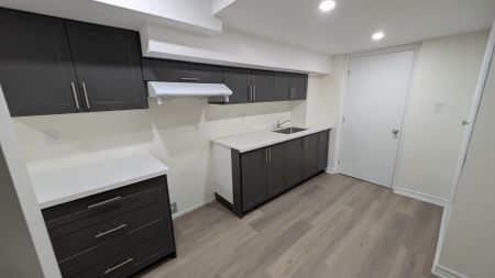 For Lease - 27 Vickery Street, Whitby, Ontario - Photo 3