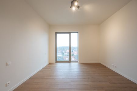 Ruim en lichtrijk appartement met open zicht en zonnig terras, in het centrum van Heist en op enkele passen van de zee - Photo 2