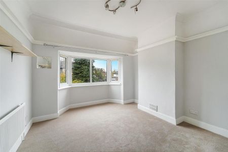 4 bedroom semi-detached house to rent - Photo 3