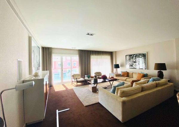 4 Bedroom Apartment with parking, Telheiras, Lisboa