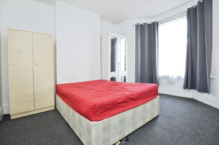 2 bedroom Flat To Let Total Size: 485 SQ FT - Photo 4
