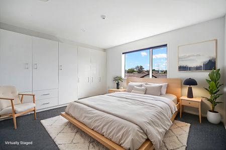 Prime Location! - Photo 5