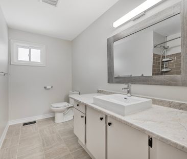 For Lease - 246 East Street, East Gwillimbury, Ontario - Photo 3