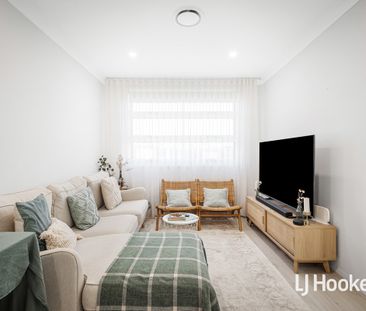 32 Northview Street, Riverstone NSW 2765 - House For Rent | Domain - Photo 5