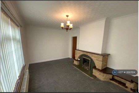 3 bedroom end of terrace house to rent - Photo 3