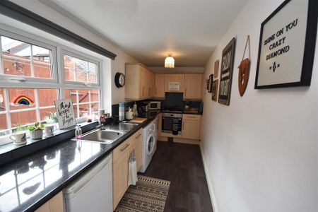 3 bedroom terraced house to rent - Photo 5