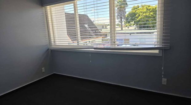 Two Bedroom Apartment in the city - Photo 1