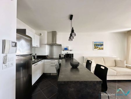 Appartement climatisé pour 4 personnes avec vue mer et piscine sur le Port d'Hyères - Photo 5