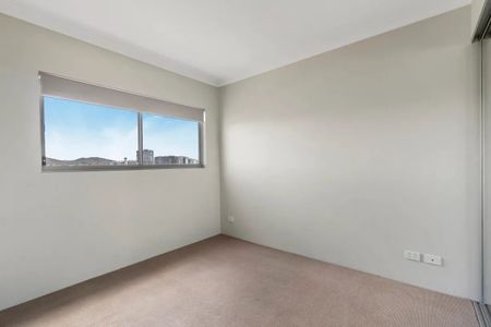 Premium 2-Bedroom, 2-Bathroom Apartment with 1 Car Park - Photo 2