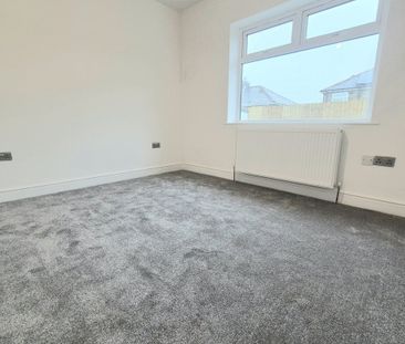 Broadwood Avenue - Photo 2