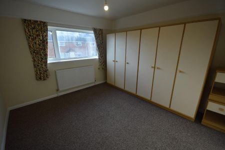 3 bedroom semi-detached house to rent - Photo 3