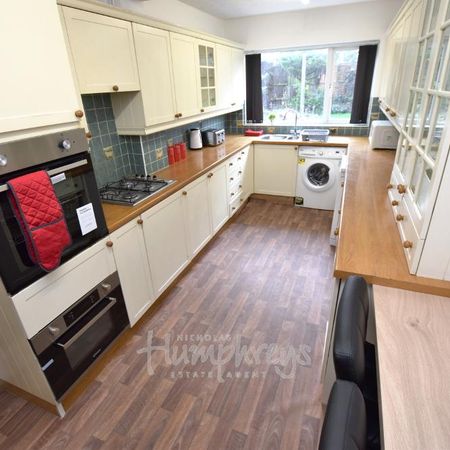 1 bedroom in a house share to rent - Photo 3