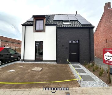 Volledig instapklare woning met 3 slaapkamers en leuke tuin in Zulte - Photo 2