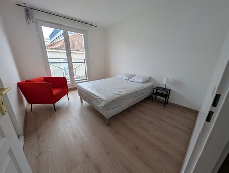 Location Appartement 4 pièces 91m² - Photo 2