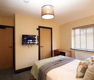 Room 3 - Photo 5