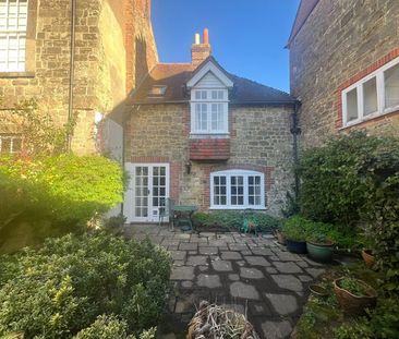 High Street, Petworth - Photo 4