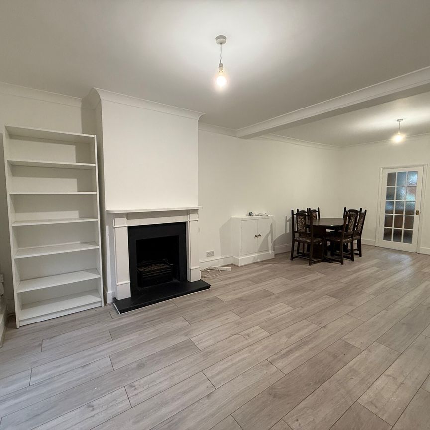 Primrose Avenue, Enfield - Photo 1