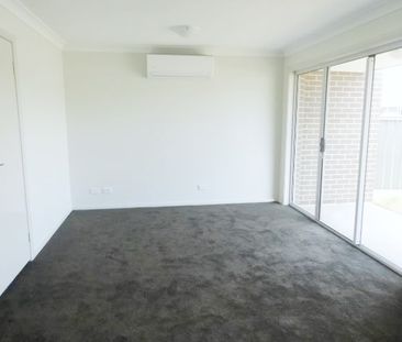 Neat 2-Bedroom Duplex - Water included - Photo 3