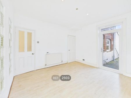 2 bedroom property to rent - Photo 4