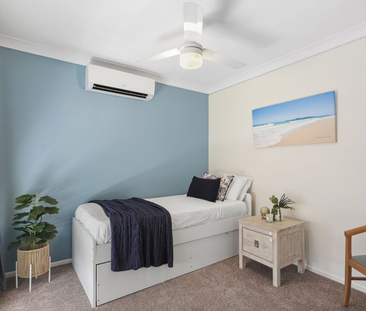 1/2 Tarrina Crescent, Pacific Pines QLD 4211 - House For Rent | Domain - Photo 4