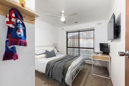 Neat and Comfortable Home in Redan - Photo 4