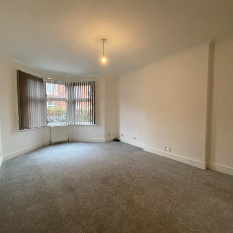 3 bedroom flat to rent - Photo 1