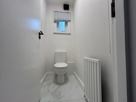 2 Bed Flat, Harley Road, NW10 - Photo 4