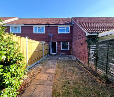 2 bedroom end of terrace house to rent - Photo 3