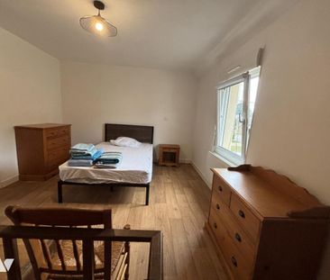 Maison meublée 1 chambre et 1 bureau en mezzanine avec jardin - Photo 4