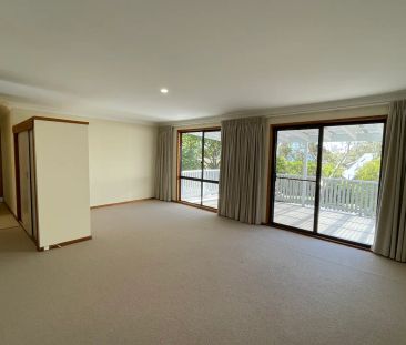 Three Bedroom Family Home - Photo 1