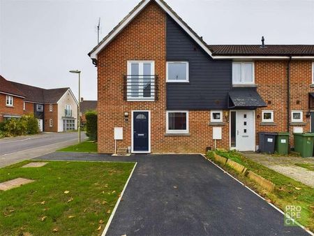 Hewitt Road, Basingstoke, Hampshire, RG24 - Photo 5