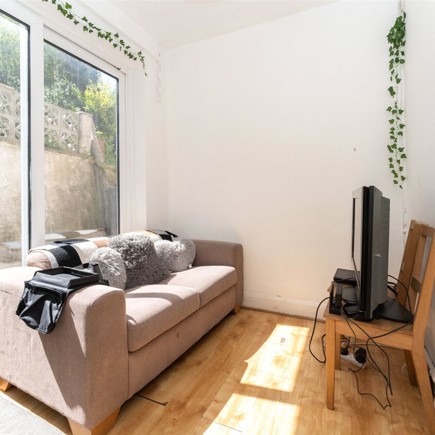 4 bedroom house to rent - Photo 1