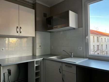Location Appartement 3 pièces 56m² - Photo 2