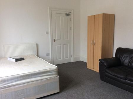 6 bedroom house to rent - Photo 3