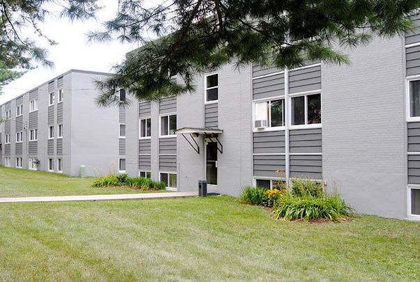 348 Zephyr Avenue, Ottawa, ON - Photo 1