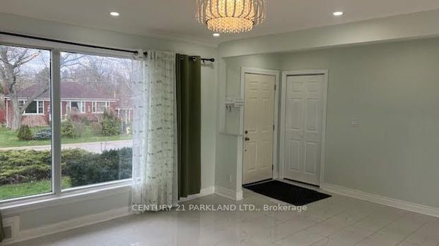 For Lease - 8 Kingsmere Crescent, Toronto, Ontario - Photo 1