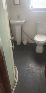 Room in a Shared House, Ilford, IG1 - Photo 4