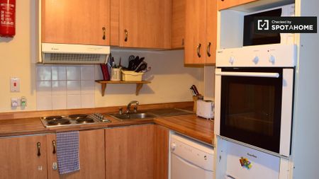 3-bedroom apartment to rent in Drimnagh, Dublin - Photo 5