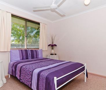 Spacious 4-Bedroom Family Home, Close to the University - Photo 4