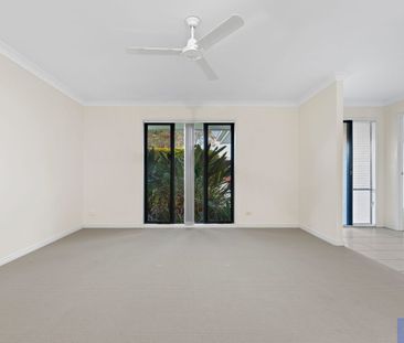 For Lease: Modern Family Home with Spacious Yard and Contemporary C... - Photo 2