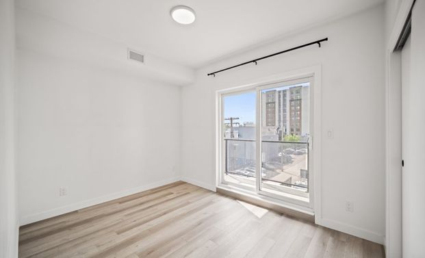 Manchester: Black Accents – Penthouse Suite – 710 Westminster, Winnipeg, MB - Photo 1