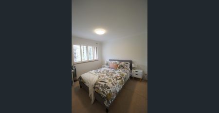 Stunning Spacious Three Bedrooms Townhouse with Entertainment backyard. - Photo 5