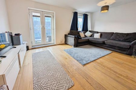 2 bedroom flat to rent - Photo 2