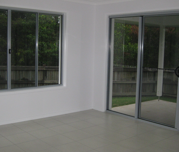 Unit 2, 15 Hardiman Street, Woody Point, QLD - Photo 1