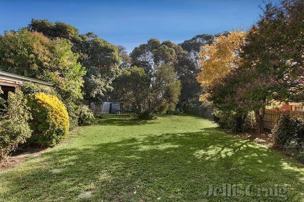 35 Kenmare Street, Mont Albert North - Photo 1