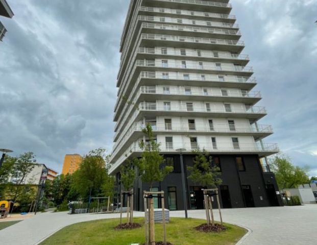 Mietwohnung in Erlangen - Modern wohnen: Tiefgarage, EBK, großer Balkon und top Aussicht - Photo 1